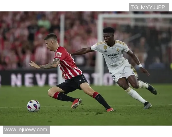 拉维亚开场仅3分钟因伤被凯塞多替换通话时间不足5分钟引发关注 拉维亚开场仅3分钟因伤被凯塞多替换通话时间不足5分钟引发关注